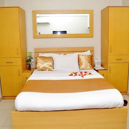 Primal Hotel Isaac John Gra Ikeja Luaran gambar