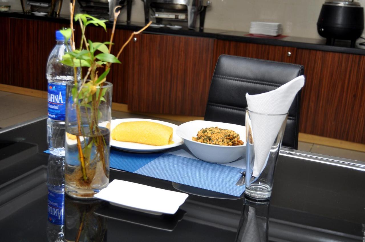 Primal Hotel Isaac John Gra Ikeja Luaran gambar