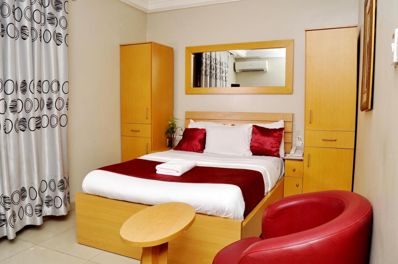 Primal Hotel Isaac John Gra Ikeja Luaran gambar