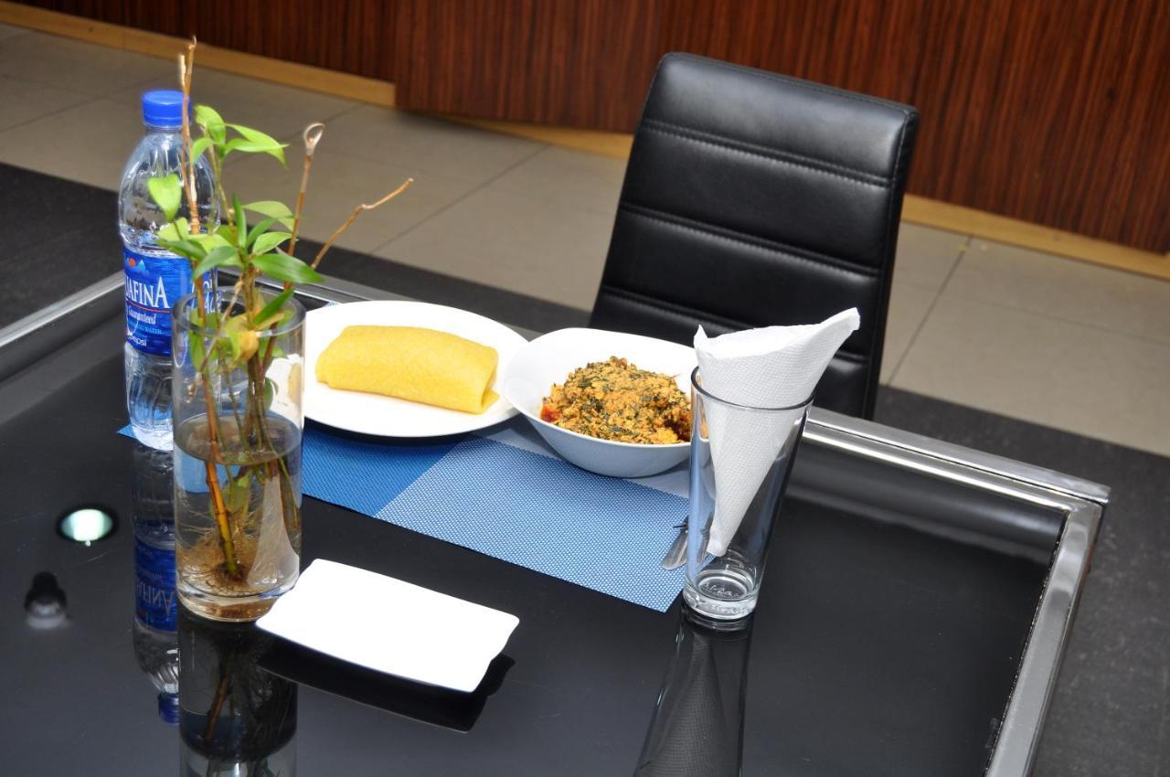 Primal Hotel Isaac John Gra Ikeja Luaran gambar