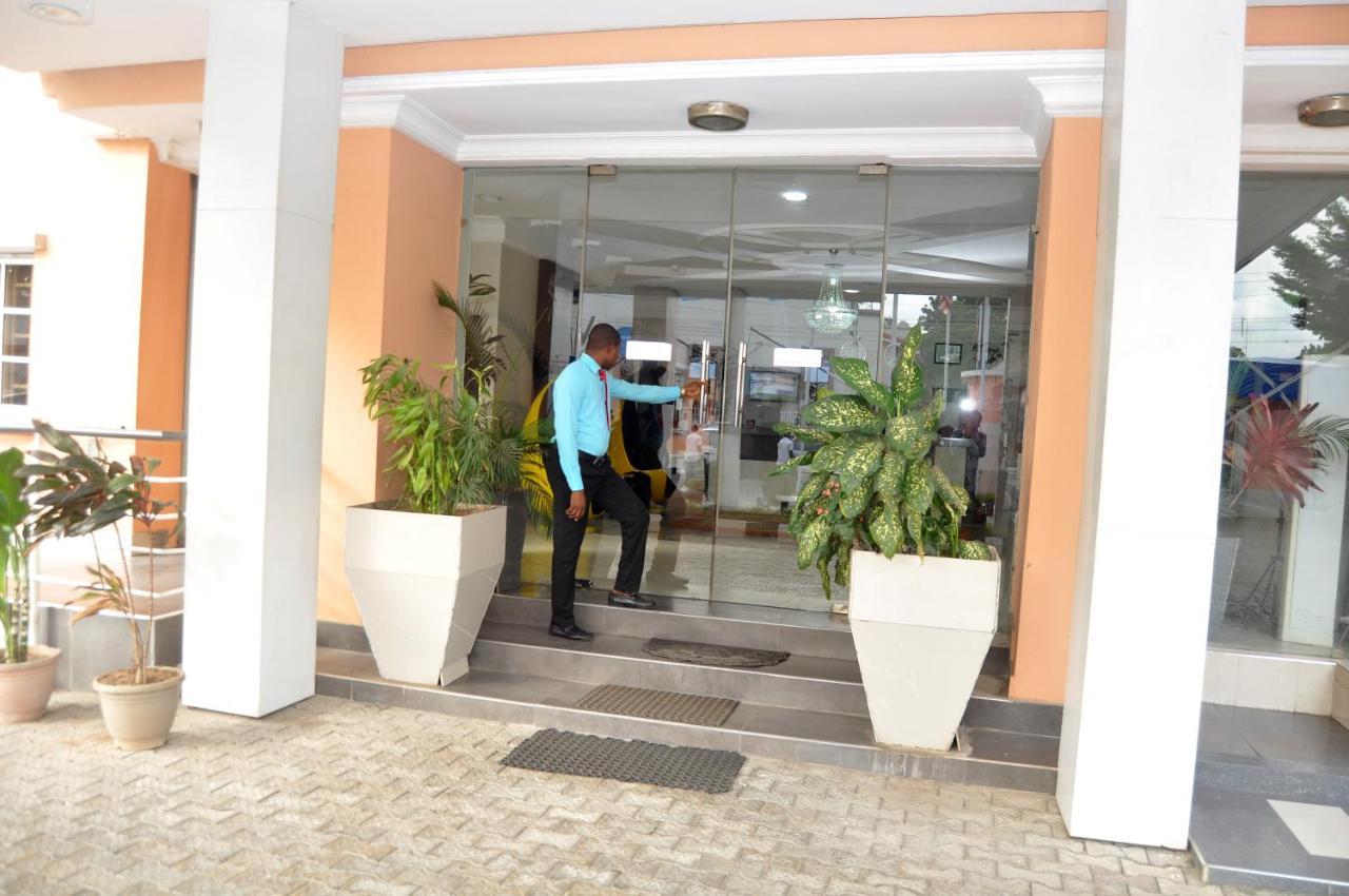Primal Hotel Isaac John Gra Ikeja Luaran gambar