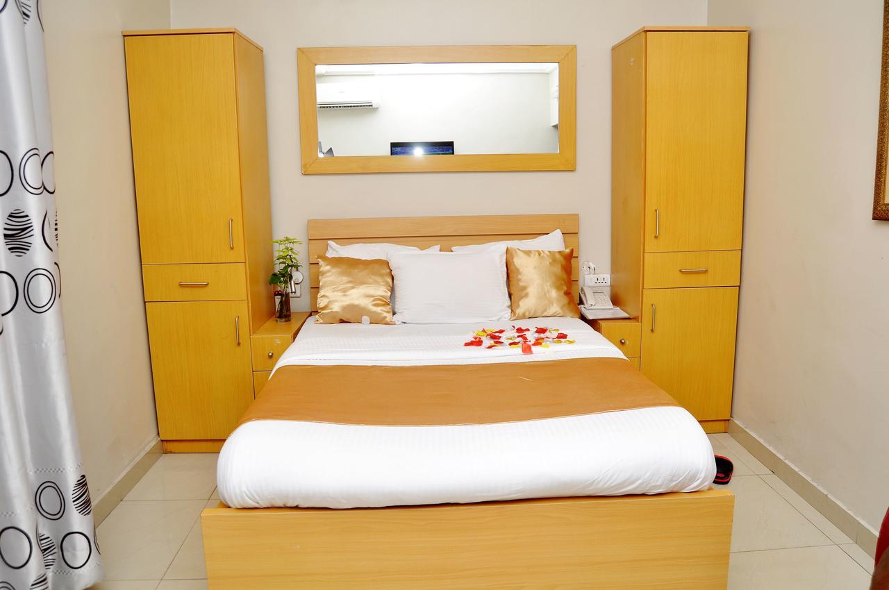 Primal Hotel Isaac John Gra Ikeja Luaran gambar